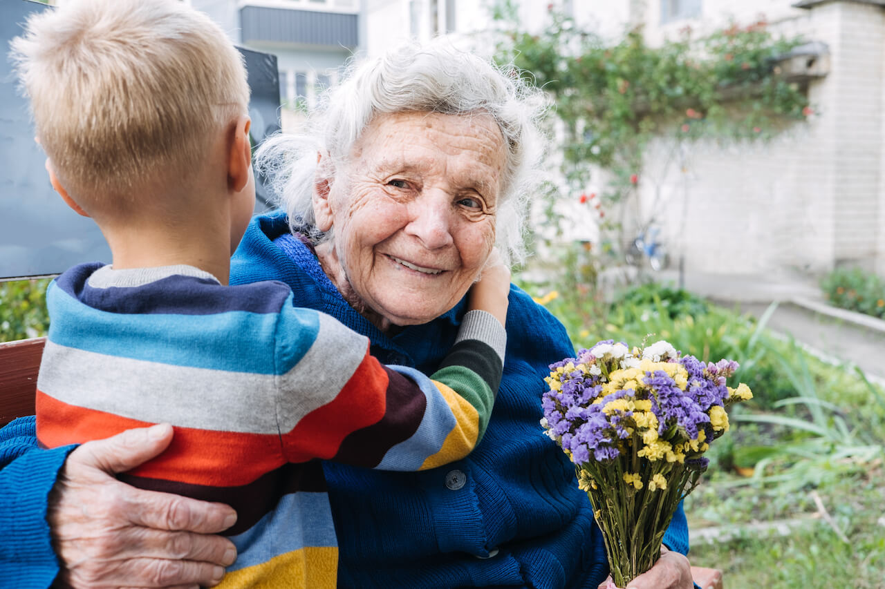 Ouderen blijven steeds langer thuis wonen, wat betekent dit voor de mondgezondheid?