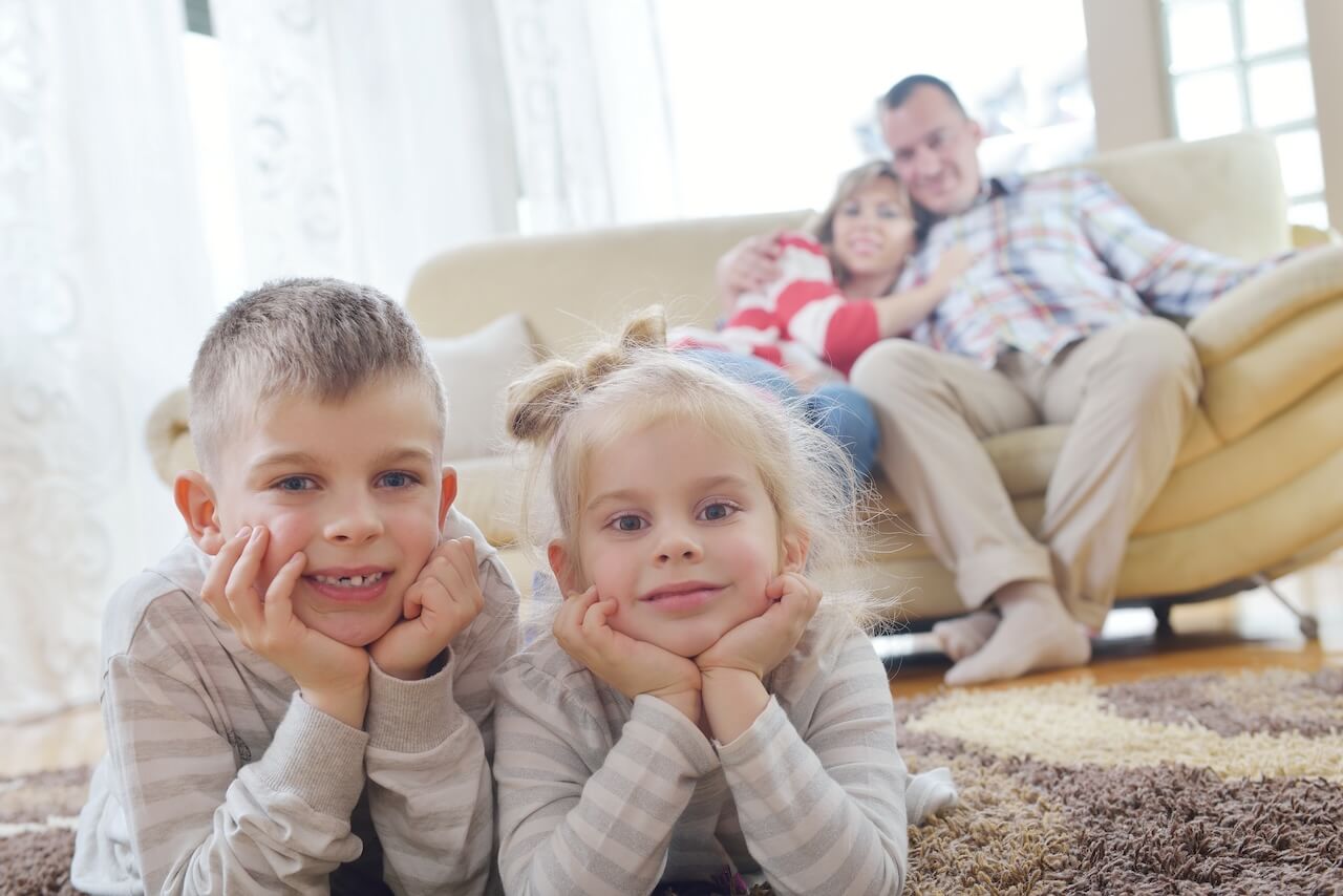 Onderzoek: Meeroken schaadt ook de mondgezondheid bij baby’s, kleuters en kinderen