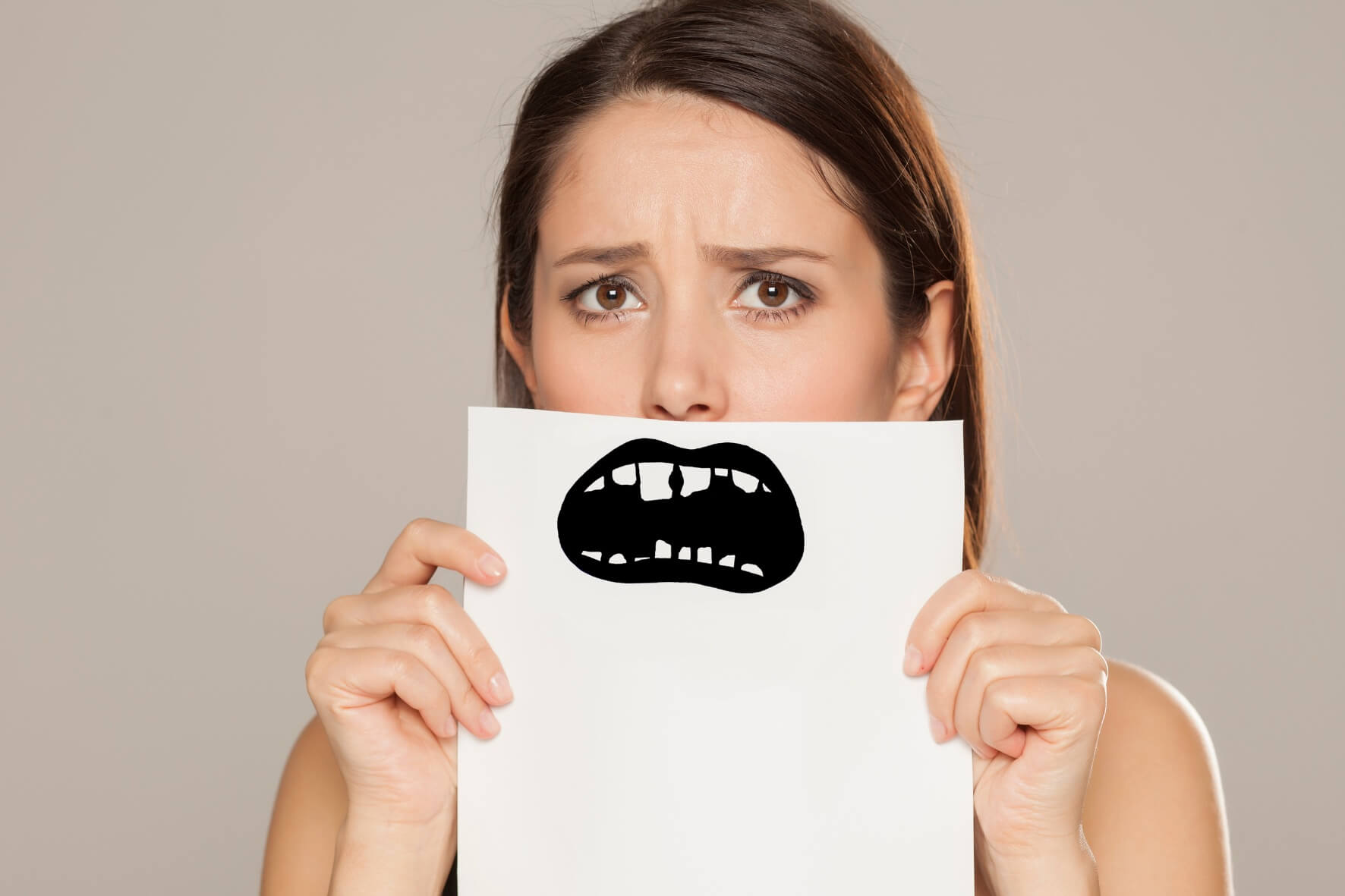 Image for  Nooit meer zoenen, nooit meer lachen:  een slecht gebit maakt eenzaam en ongelukkig